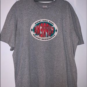 SUPREME grey t-shirt